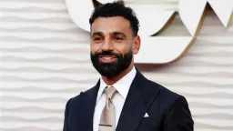 محمد صلاح يتوج بجائزة أفضل...