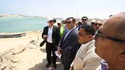 وزير الإسكان ومحافظ مطروح يتفقدان...