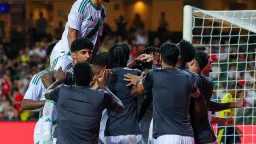 الأهلي يتوج بكأس السوبر السعودي...