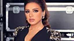 أنغام تعود إلى مصر بطائرة...