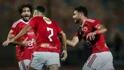 مسؤول الأهلي السابق يطالب برحيل...