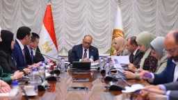وزير العمل يبحث مع ”هواوي...