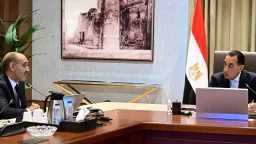 رئيس الوزراء يستعرض مستجدات برنامج...