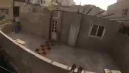 الأهالي يتدخلون لإنقاذ 3 سياح...