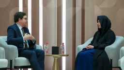 وزير الثقافة يلتقي الشيخة لطيفة...