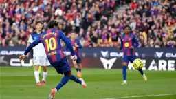 برشلونة يتفوق على ألافيس بثنائية...