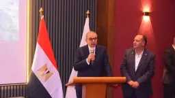 وزير العمل يفتتح محطتين للطاقة...