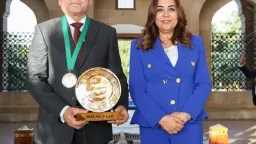 فوز محافظ القاهرة بجائزة أفضل...