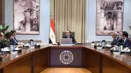 رئيس الوزراء يتابع توافر السلع...