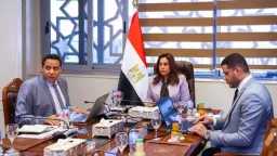 وزيرة التنمية المحلية تتابع تنفيذ...