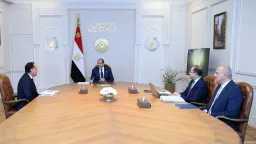 السيسى يناقش إجراءات زيادة دخول...