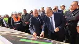 وزير النقل يتفقد ميناء دمياط...