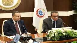 الحكومة تبحث إدراج المستشفيات الجامعية...
