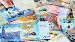 سعر الدينار الكويتي اليوم الأحد...