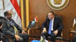 وزير التعليم العالي يبحث مع...