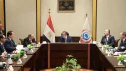 وزير الصحة يتابع تطوير منظومة...